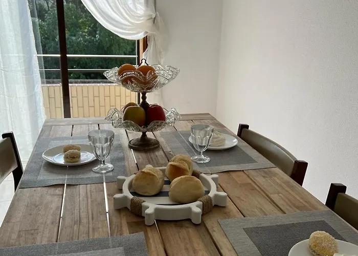 Lovely 2 Bedroom 100m From The