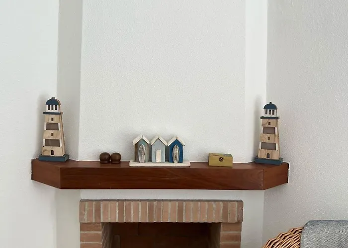 Apartment Lovely 2 Bedroom 100m From The